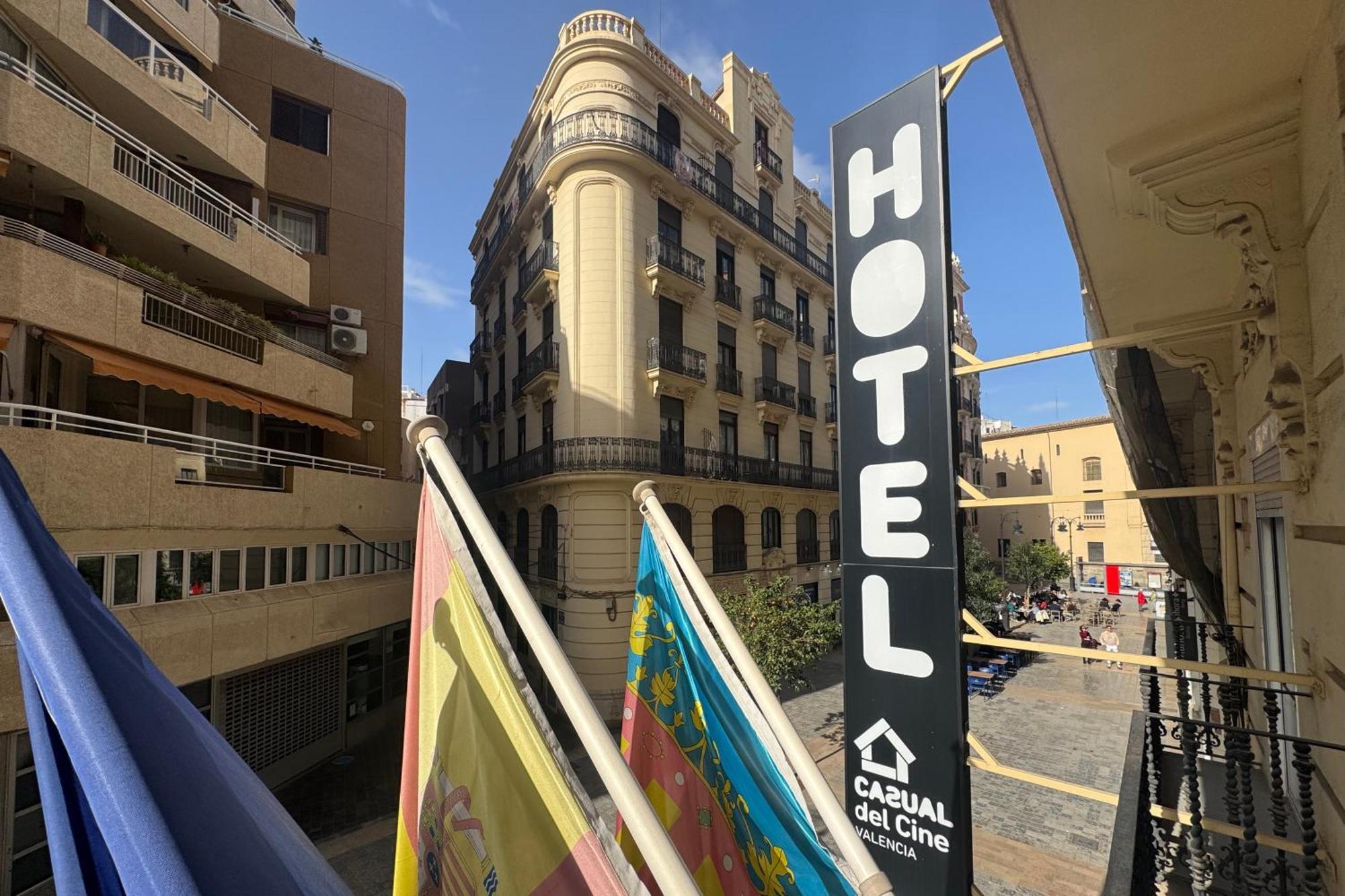 Casual Del Cine Valencia Hotel Exterior photo